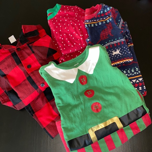 4T Holiday Jammies Bundle - Picture 1 of 4